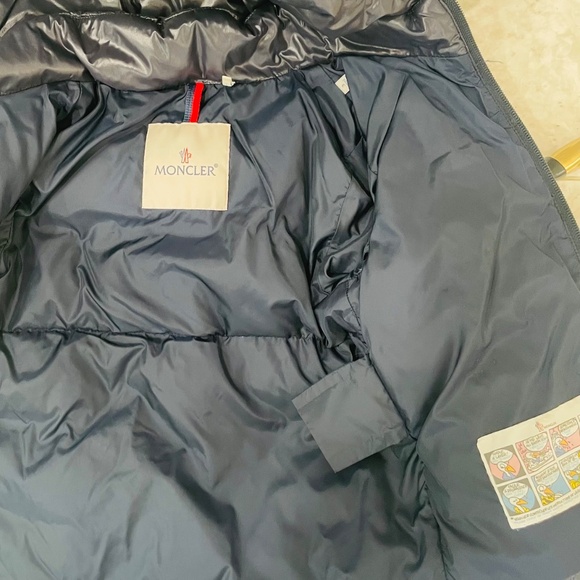 MONCLER {3} Coat Navy Blue Girls' Puffer Zip-Up Detachable Hood - Picture 9 of 12
